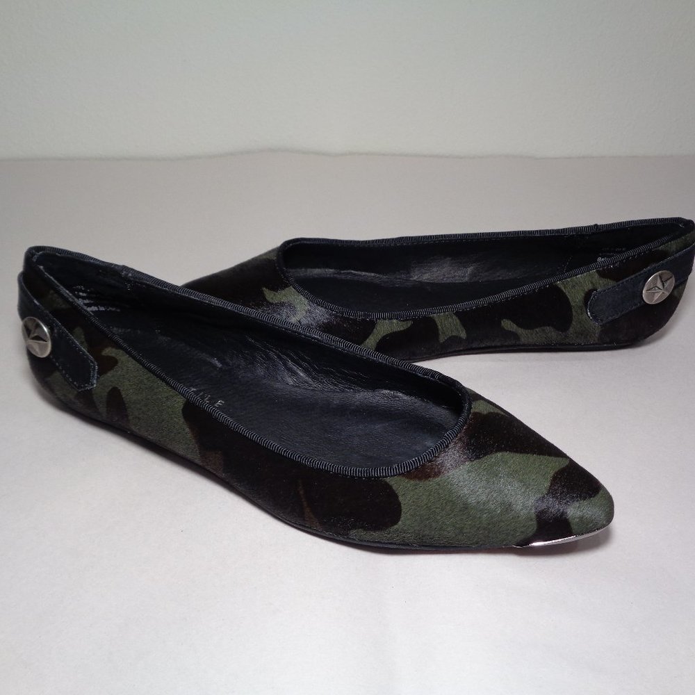 Very Volatile Size 8 M SKYE Camo Leather Flats Loafers New Women's Shoes